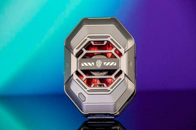 红魔散热器4Pro背夹版:27W强劲散热,夏日手机不再烫手!