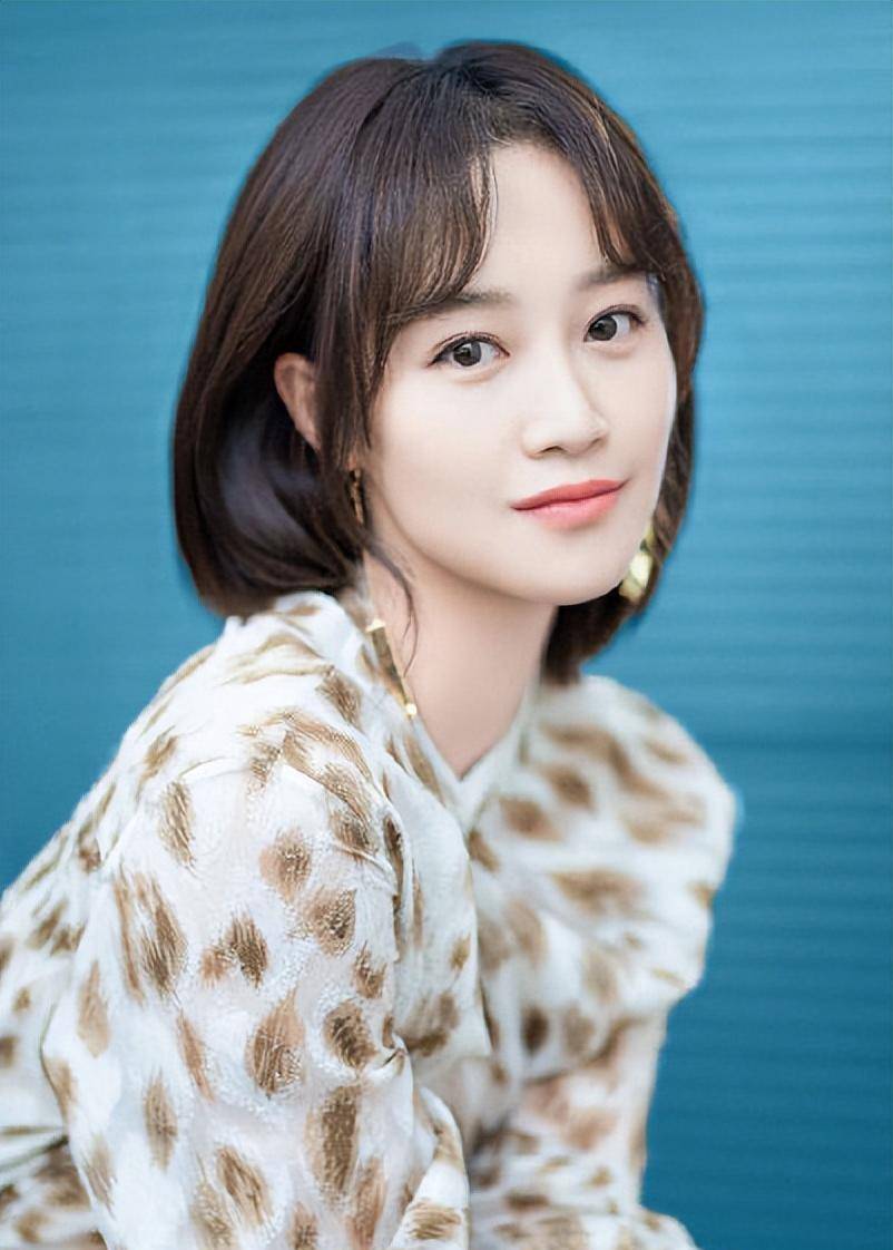 "野心招黑"蓝盈莹:亿万身家不输王思聪,曾逼哭吴昕扇李佳航耳光_白冰