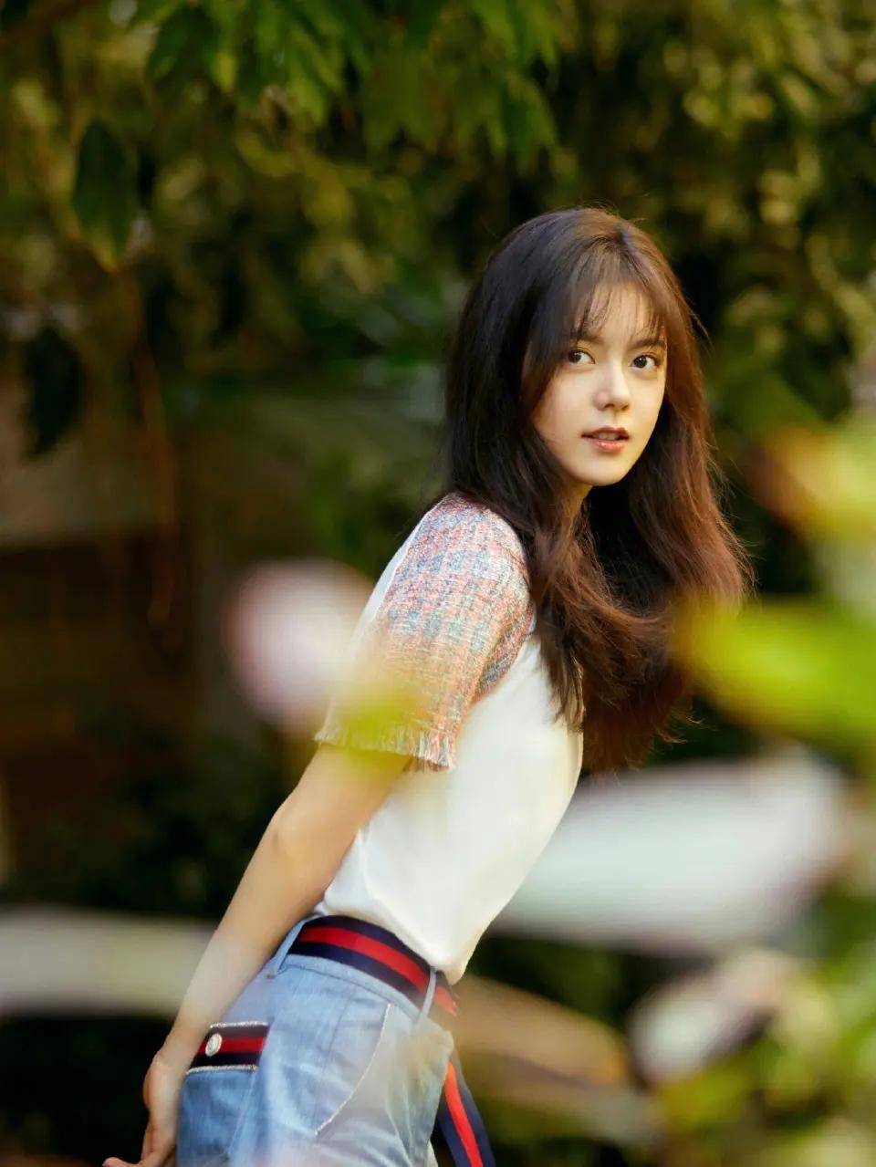 赵今麦,相信很多网友们都是十分熟悉的,她是继国民闺女关晓彤之后的另