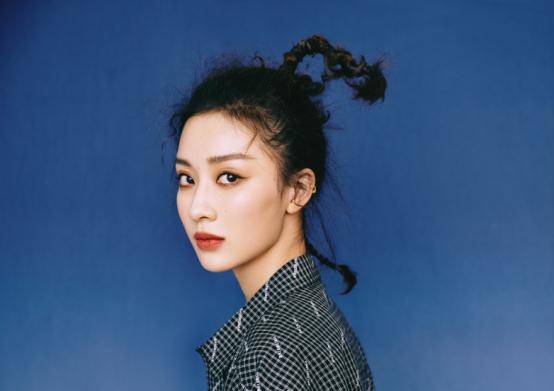 孙佳雨踏实的代名词,因傻白甜的角色意外走红,在沉