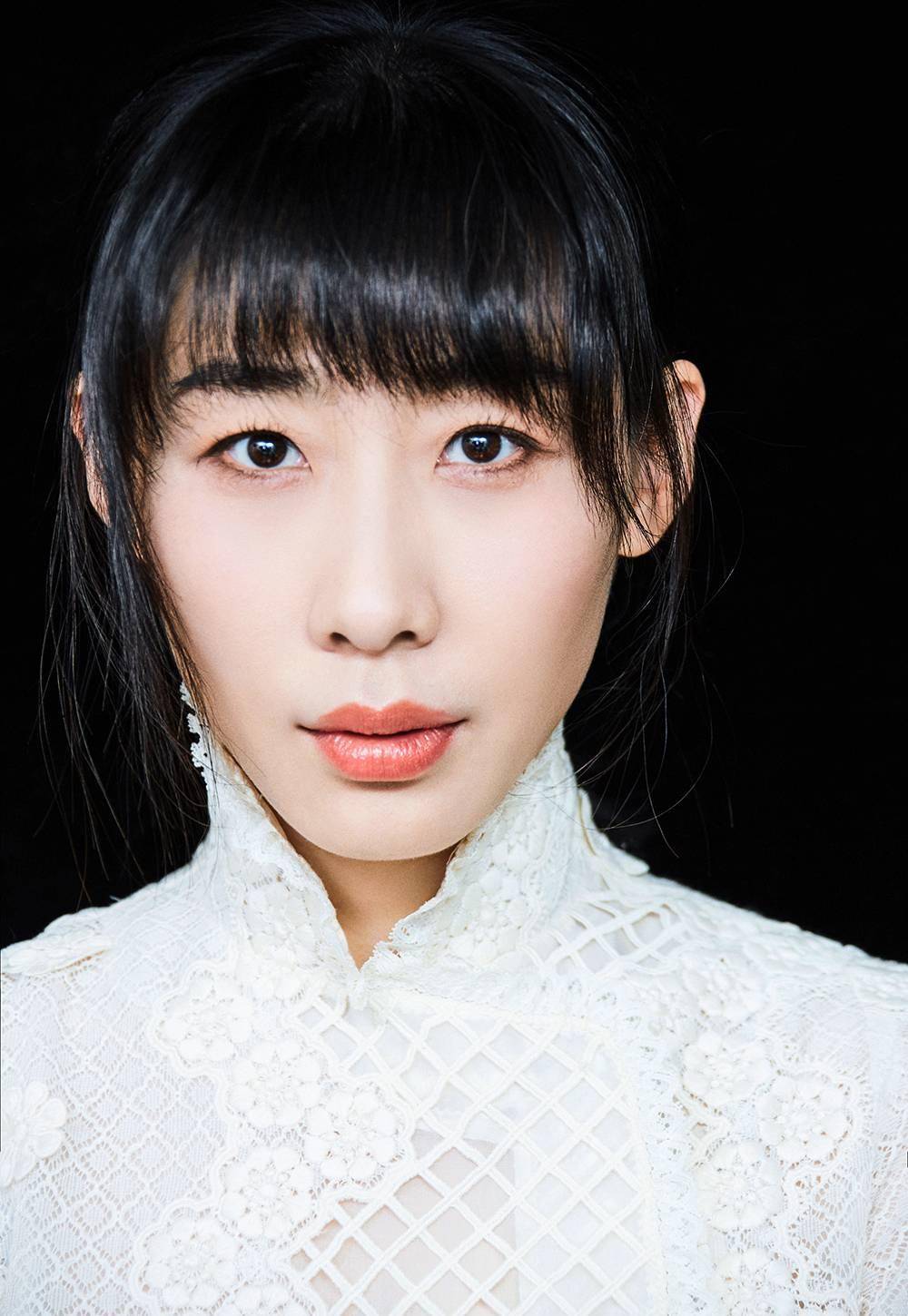 任素汐:又丑又时尚,上半身是平凡,下半身是幻想_父亲_家庭_角色