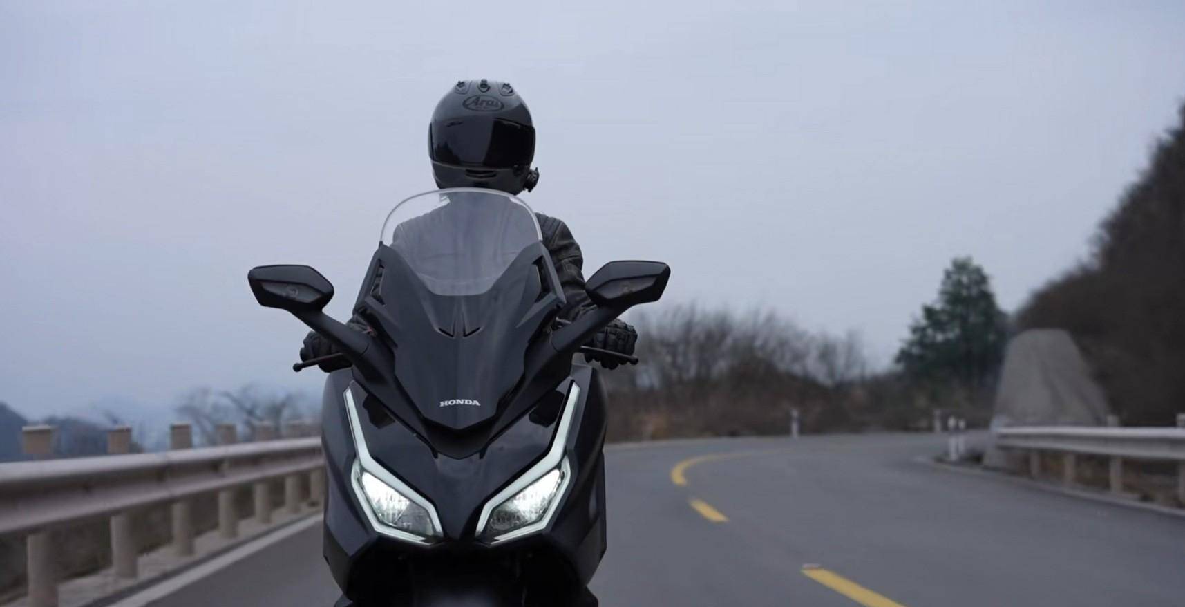 350大踏板车绕不开的光阳s350,与佛沙如何选?_搜狐汽车_搜狐网