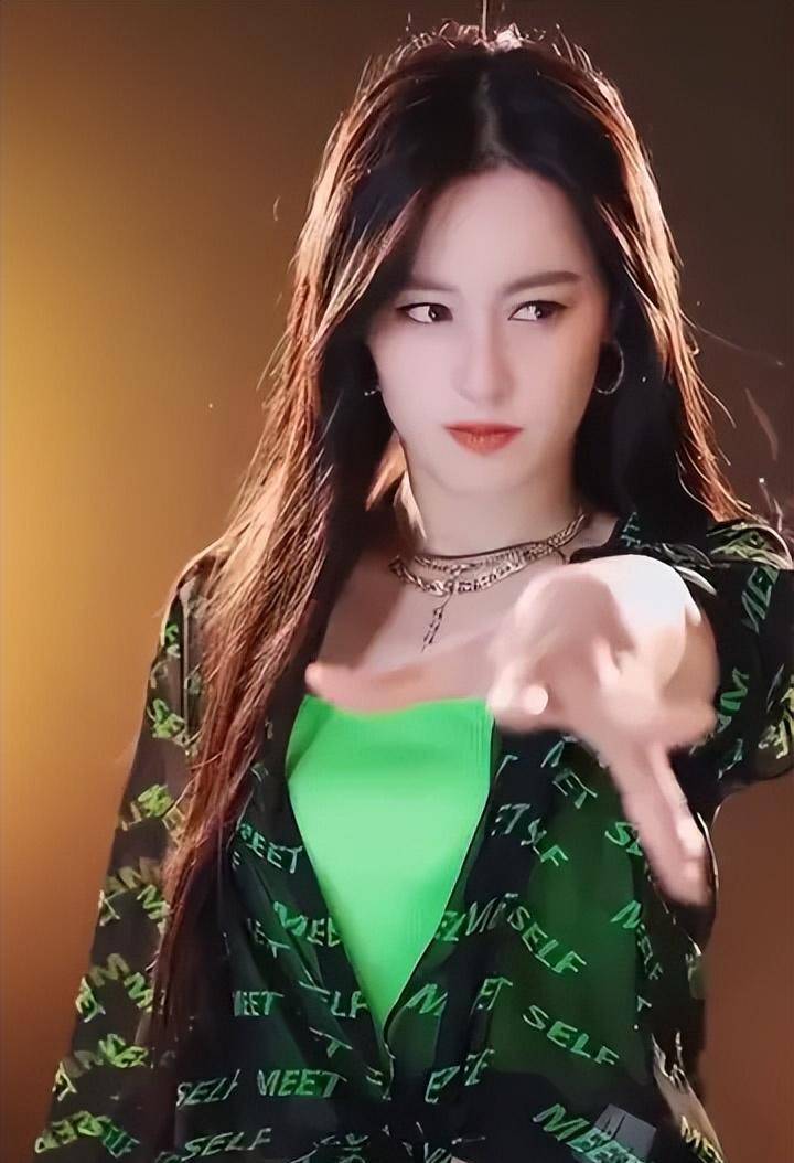 坐拥千万粉丝的网红歌手唐艺,她是如何靠着抖音一步步发家的_王新