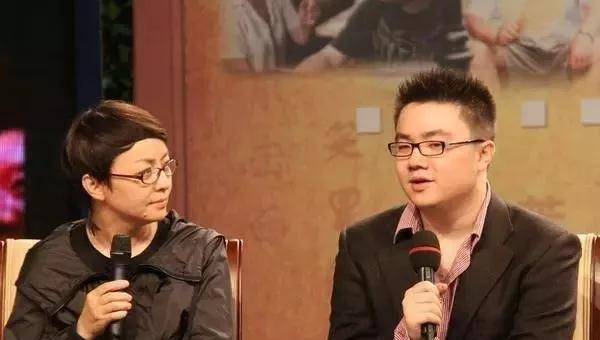 有种"偏心"叫英达,20年不见宋丹丹与巴图,将父爱全给了小儿子_孩子