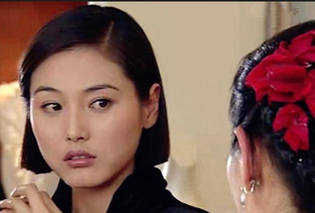 同样美的不可方物,2002年她饰演萧蔷曾经演过的林诗音