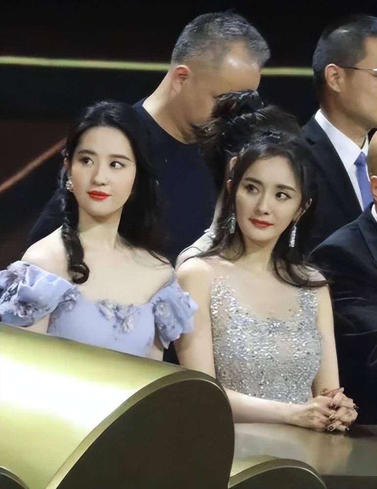 杨幂被闺蜜插刀,踢出局,37岁的她将何去何从?_嘉行_公司_工作狂