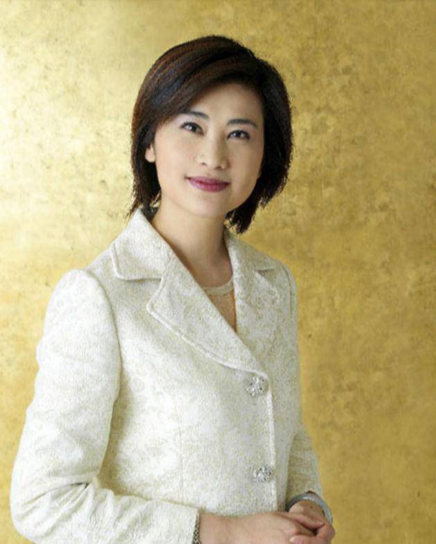 生于台,心怀祖国,入行新闻33年,凤凰卫视主持人吴小莉的故事_父亲