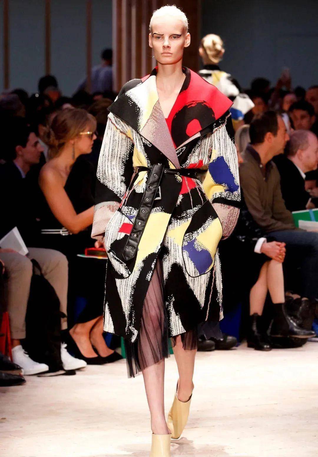 pheobe philo回归,能再现女装神话吗?_phoebe_celine_品牌