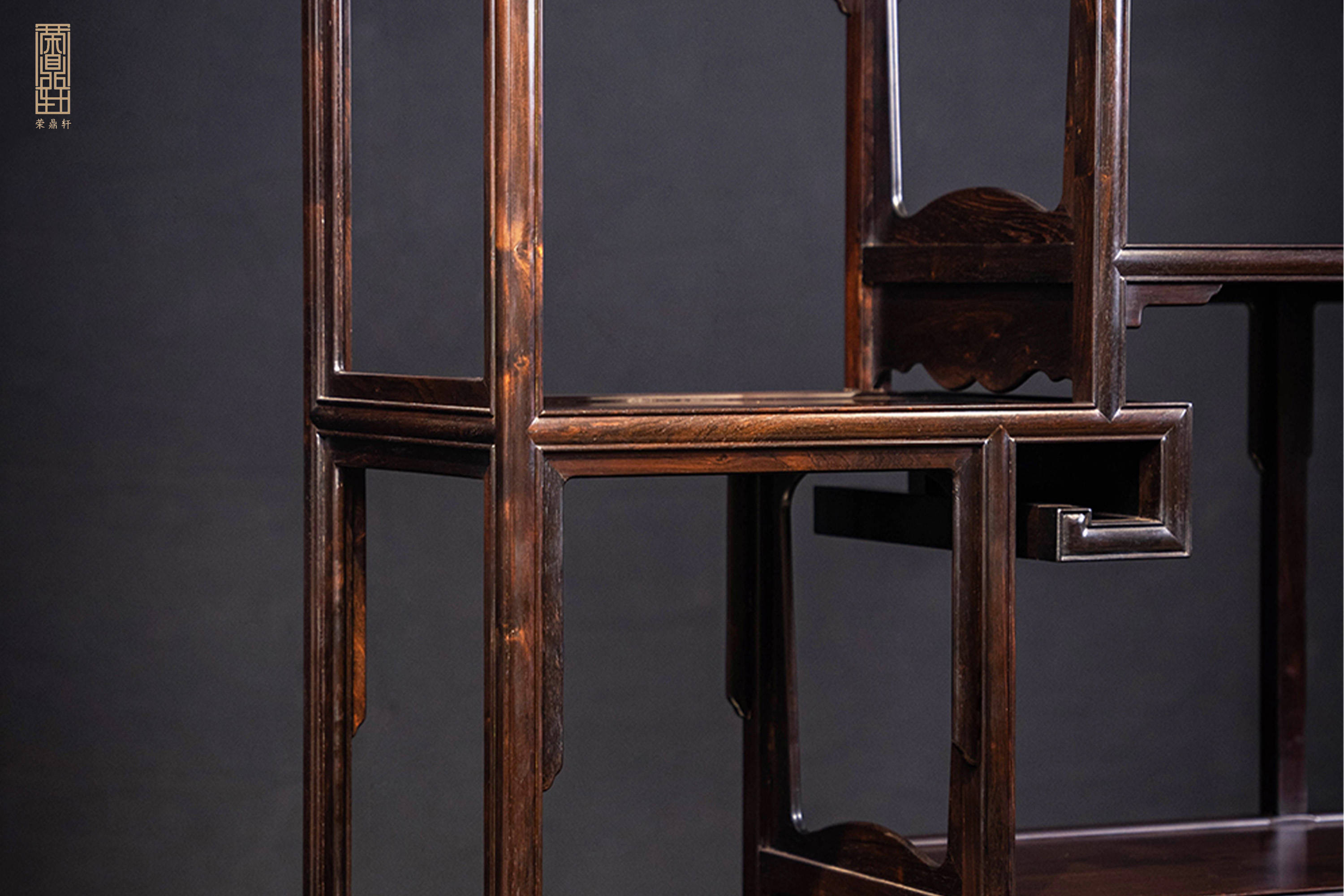 荣鼎轩:明式三叶博古架——雅好博古,蔚然可观_审美_紫光_器物
