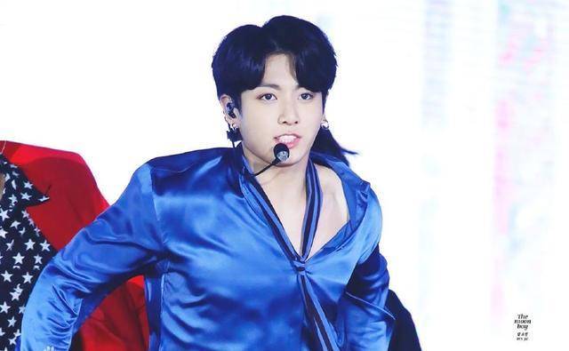 有时候你会觉得田柾国对金硕珍,闵玧其等哥哥好像不是很会表达感情,会