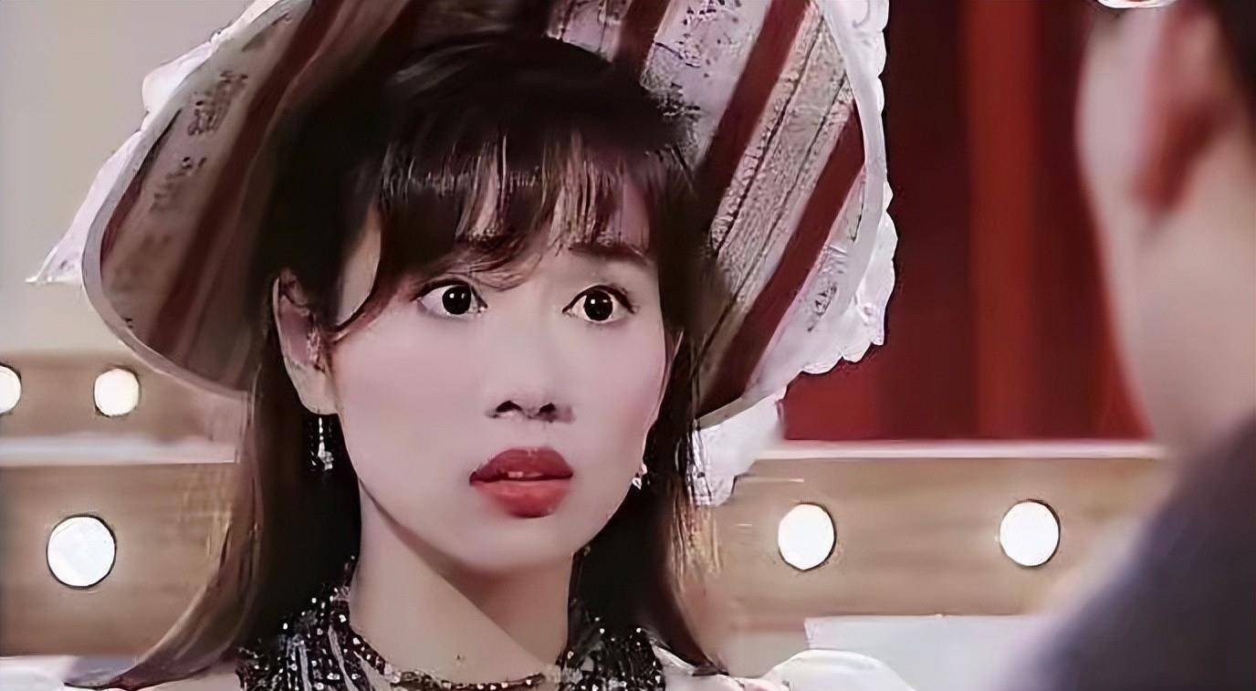 龅牙也能美得倾国倾城,只服这12位女星_陈松伶_邱淑贞_王祖贤
