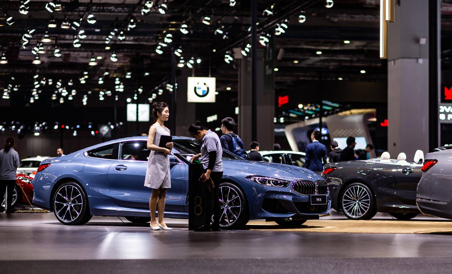 宝马市值蒸发160亿,高乐的"家在中国",化解不了品牌危机?