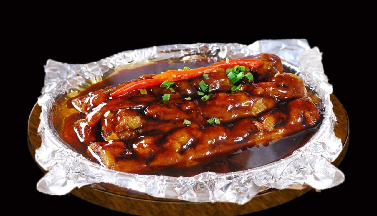 花生烧猪尾,双椒鳕鱼,烧汁茄子_备用_红椒_尾巴