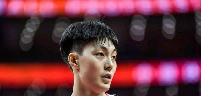 曝广东队将交易胡明轩,引进25岁年轻中锋_赛季_内线_范子铭