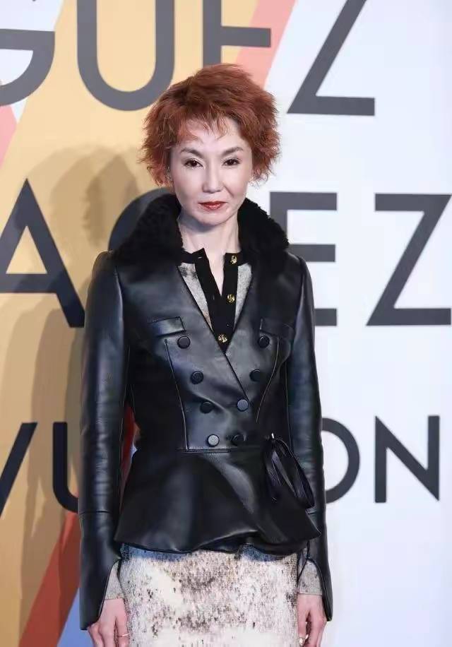 张曼玉近况曝光:瘦成纸片,生活穷困,穿19元地摊货,无儿无女_宋学祺