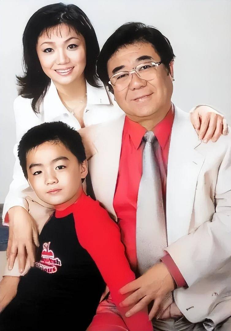 马秋华怀念天堂里的丈夫金铁霖:所有的幸福与坎坷都沉淀在心里_声乐