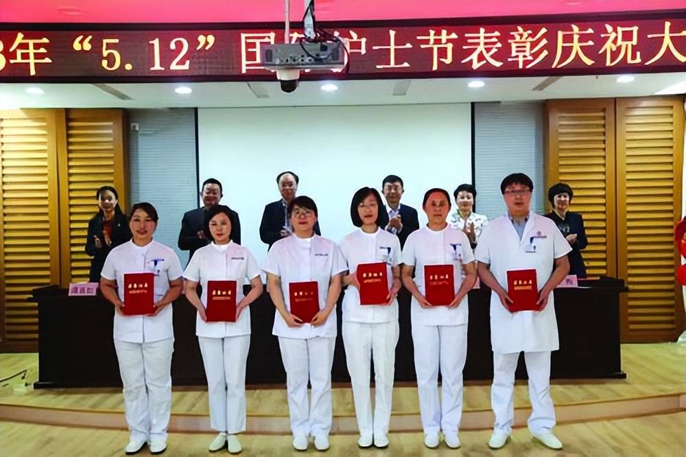 威海市立第三医院举办护士节活动 增强凝聚力 激发工作潜能_护理_汇演