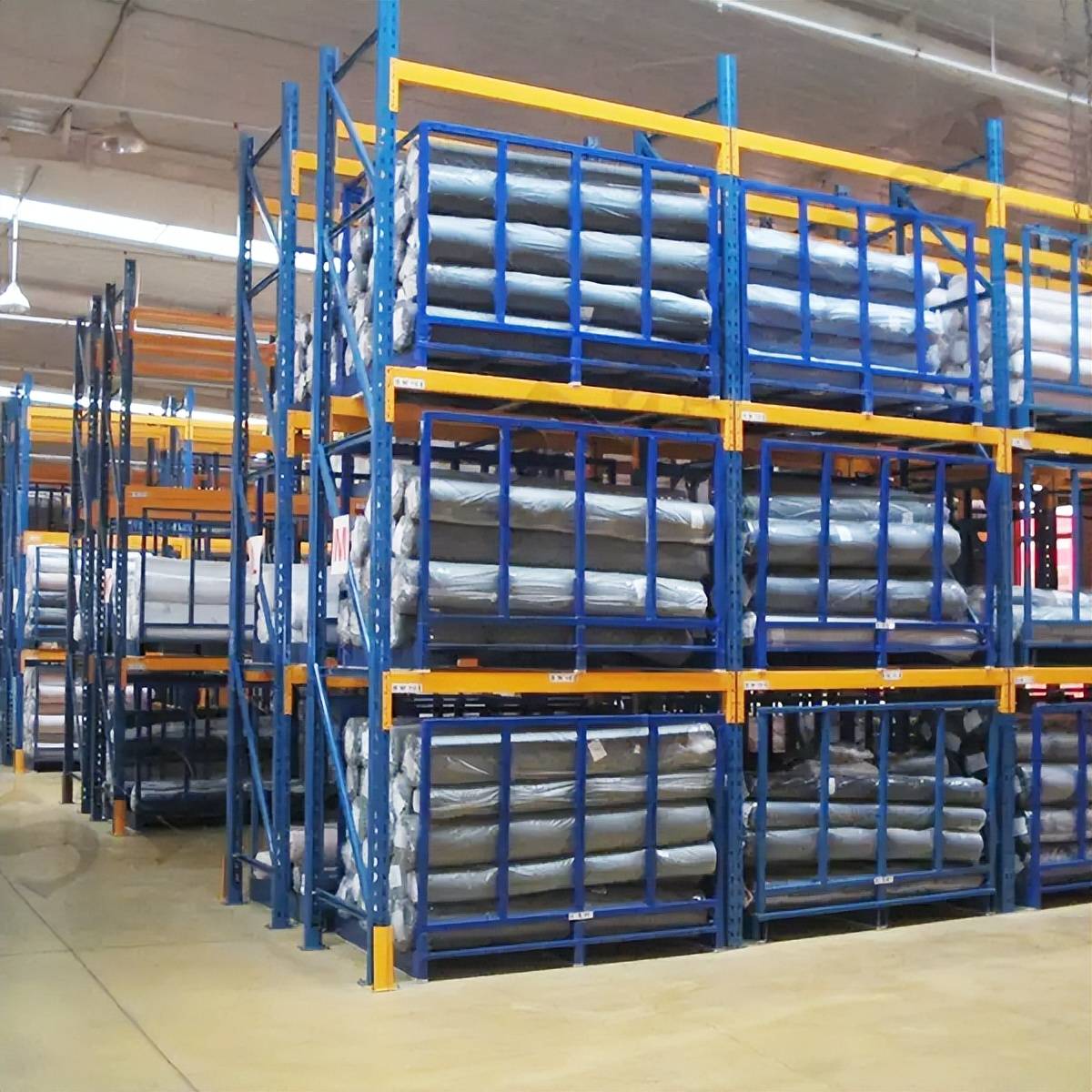 服装工厂货架厂解析_定制_尺寸_现货