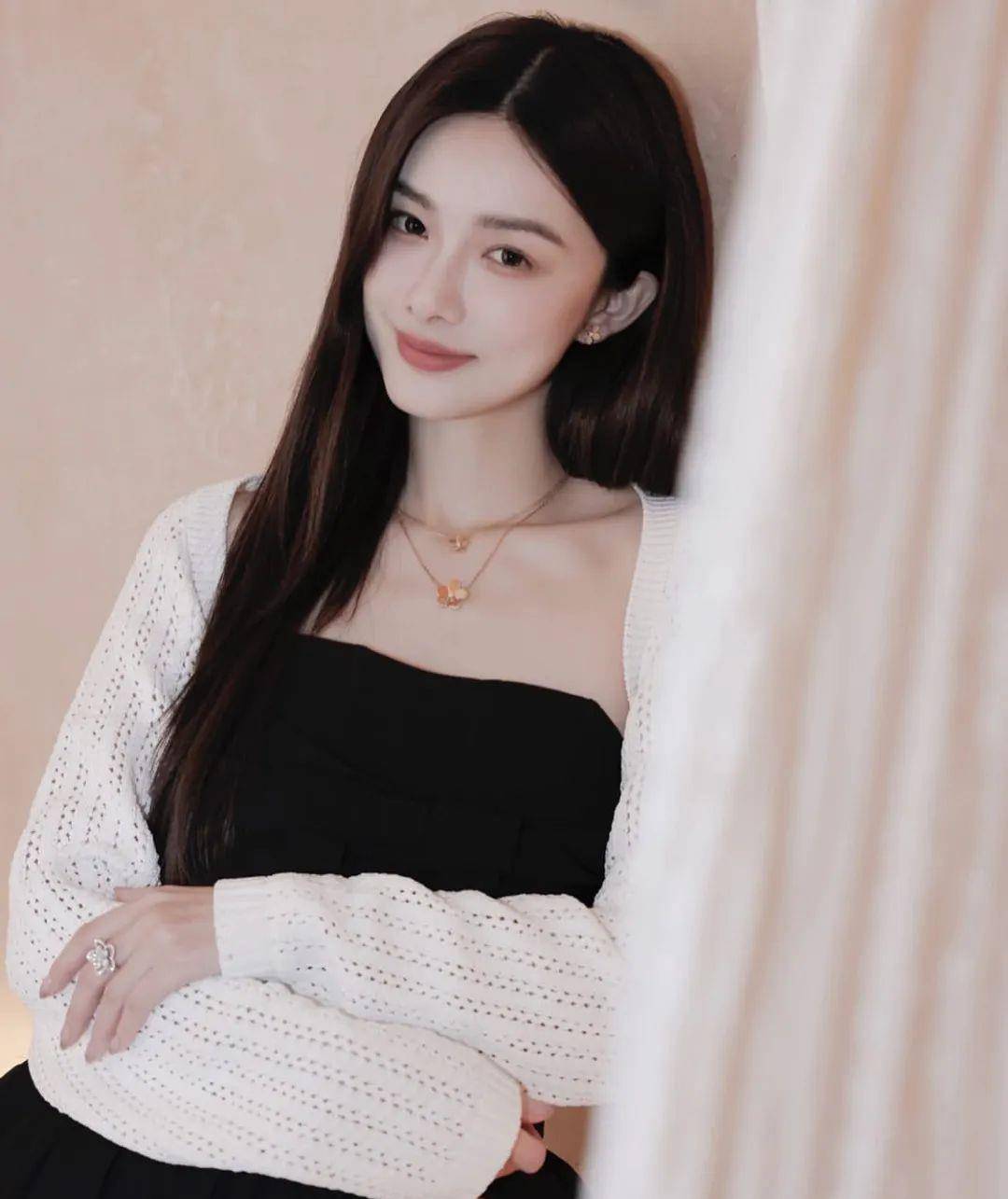 国产网红jojoqye,拥有神仙颜值的气质女神_女子_极具_脸蛋