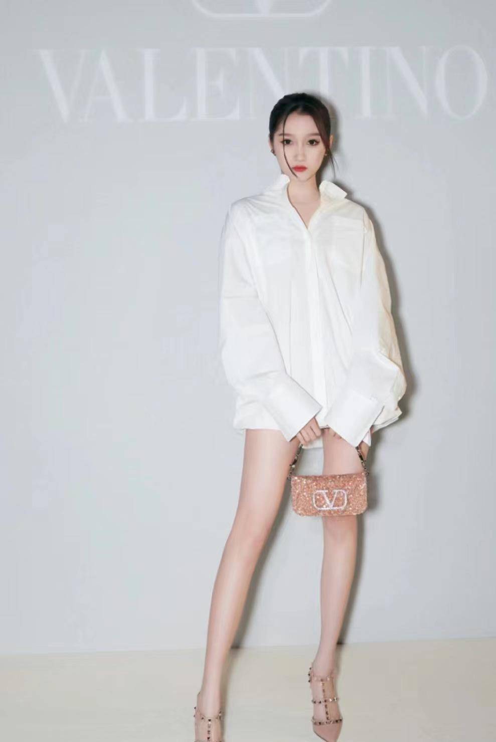 娱乐圈女星美腿盘点 看杨幂,孙怡…白又嫩大长腿_身材_身高_比例