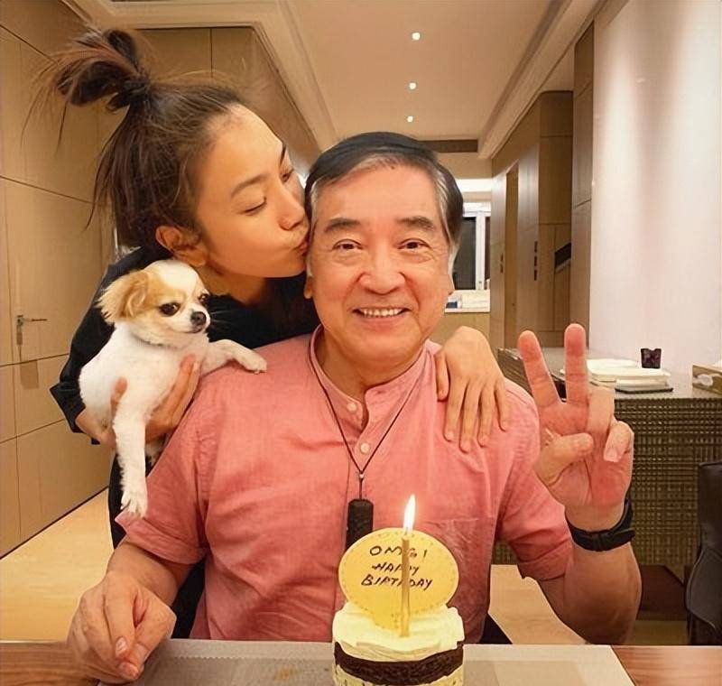 tvb老戏骨秦沛定居加拿大,77岁精神矍铄,疑已放弃中国国籍_梁盛子