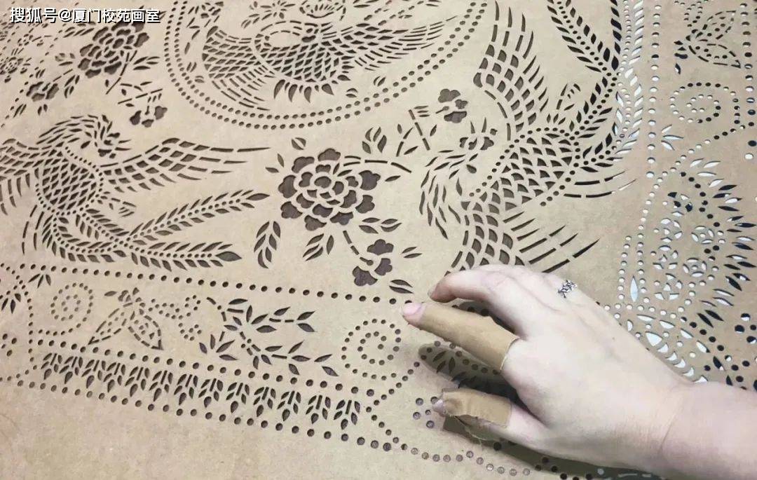 校苑画室 | 高中美术鉴赏 | 蓝印花布,印染非遗技艺之美!