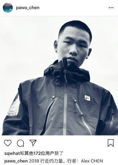 但是一看正脸,网友却失望了:留着小平头,还是单眼皮,怎么看都不像陈坤