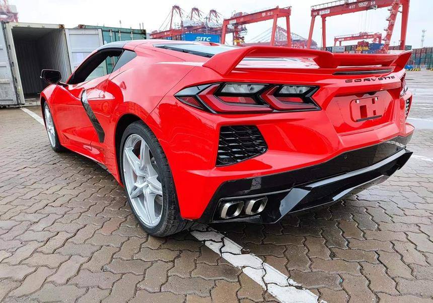 "五菱超跑"科尔维特c8到港,配装中置大v8,仅需2.