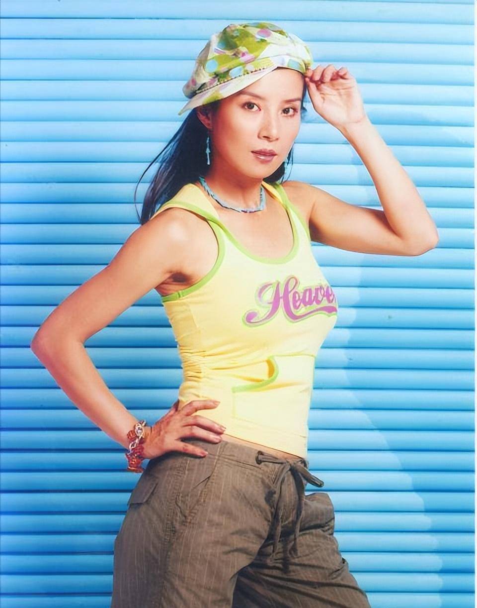 还记得"哑巴新娘"岳翎吗?隐退17年,如今54岁的她怎样了?