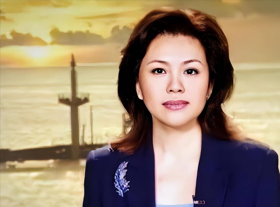 这个频道的主持人需要经常接触国际新闻方面的内容,这让某些主持人和"