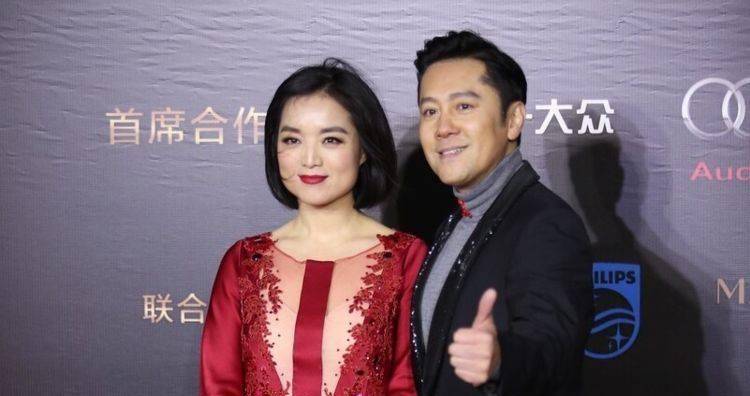 舞台舞台一炮而红,被富婆苦追8年才结婚,现儿子是他最大的骄傲_蔡国庆