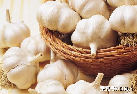 脂肪肝吃什么好？多吃这几种食物轻松灭掉脂肪肝（脂肪肝最好吃什么油）