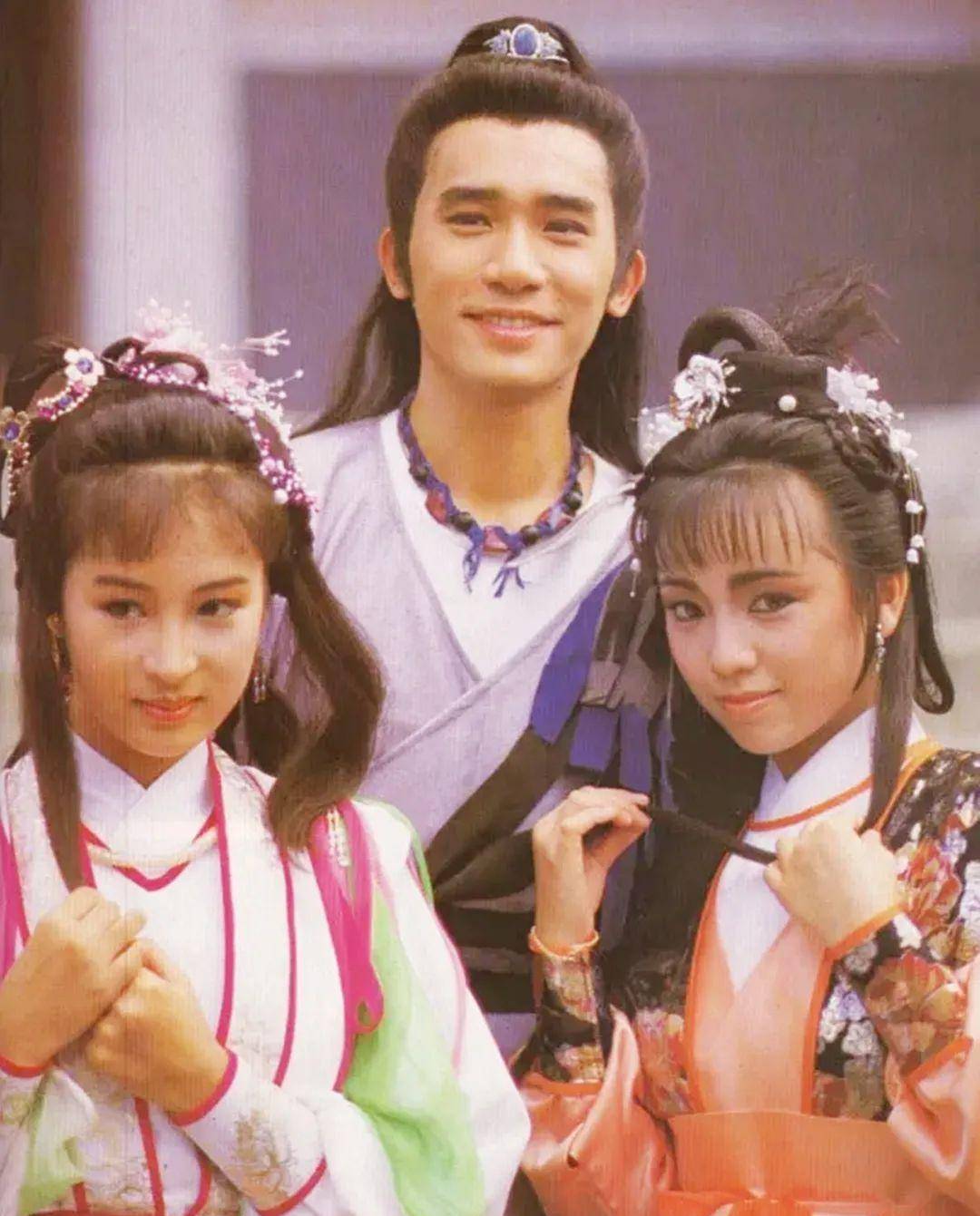 1985年秋,tvb開拍的古裝歷史人物劇《狄青》是她第一部主演的劇集,該