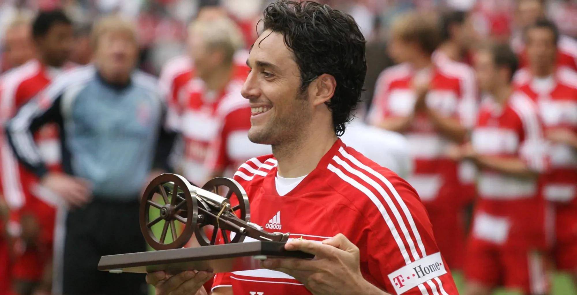 来自拜仁慕尼黑队,该赛季德甲联赛出场31次,打进24球,荣膺德甲小钢 