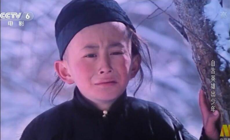 郝勇的长相有点儿像女孩,导致笔者后来看小品时一度以为买红妹就是