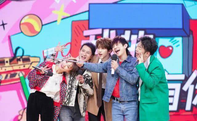 蔡徐坤上综艺告白吴昕,为何男嘉宾总爱与她互动?