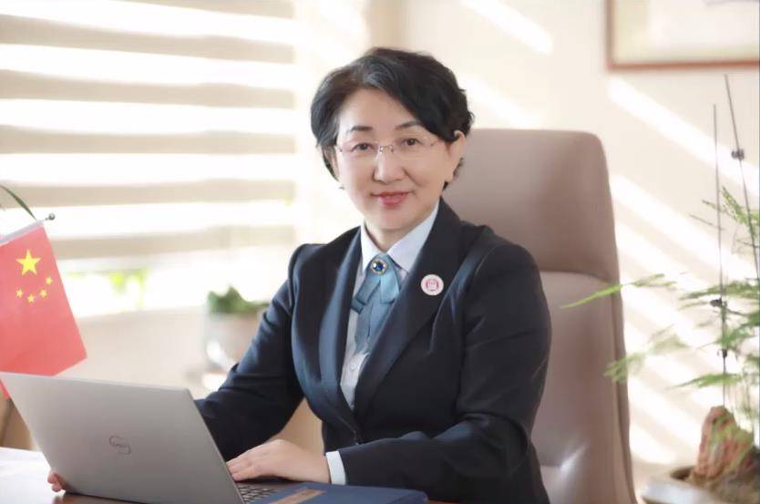 它的领航者——全国知名基础教育专家,长春文理高中校长孙鹤娟这样