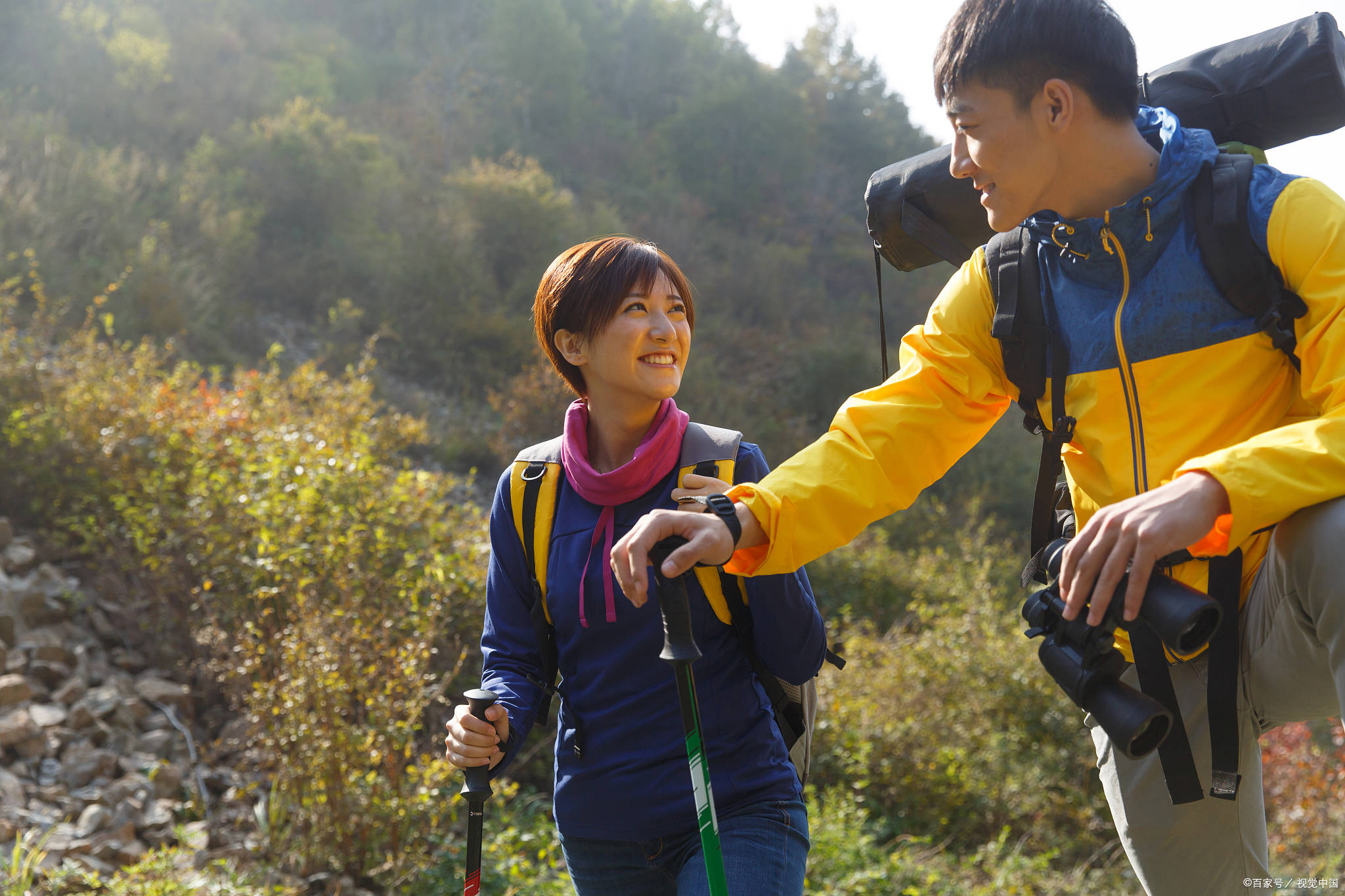 登山看风景的心情文案_出去爬山的朋友圈文案_大自然_人生_走过