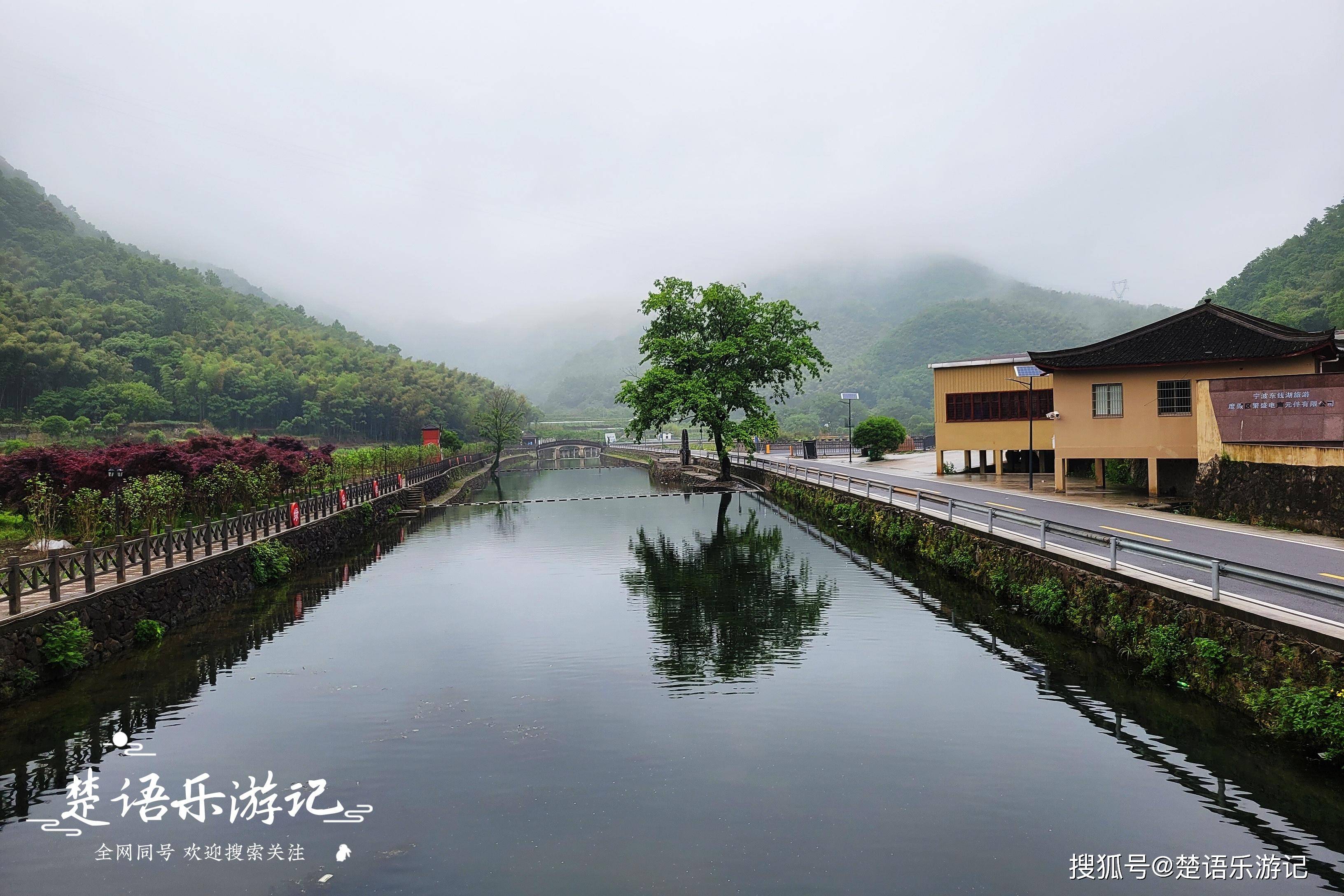 城楊村東鄰塘溪,西至橫溪,南到白雲寺,北至百步尖,距離東錢湖畔將近4