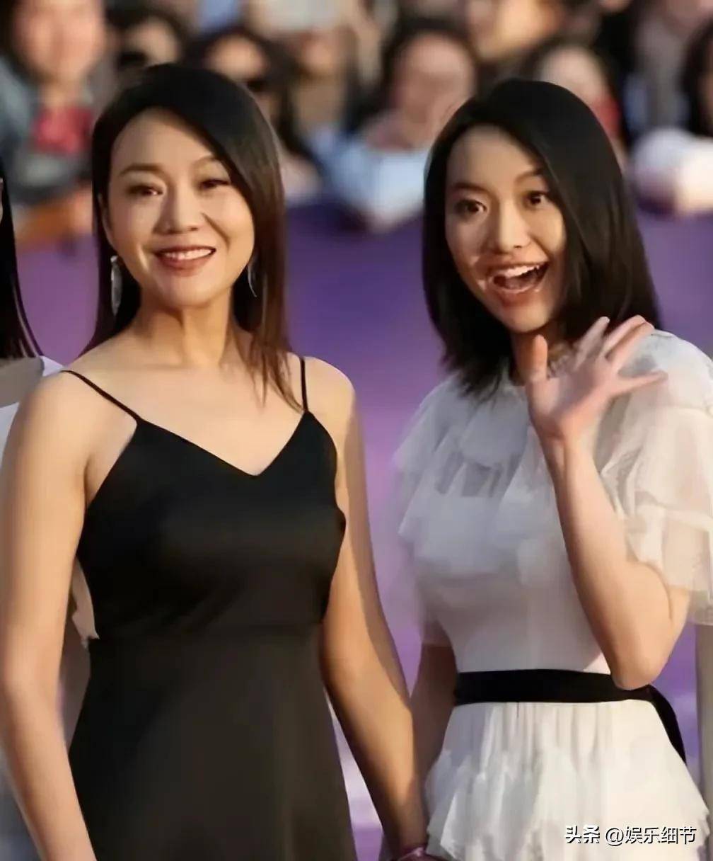 长相平平,演技尴尬,闫妮无底线强捧女儿"上位",终于遭到反噬_邹元清