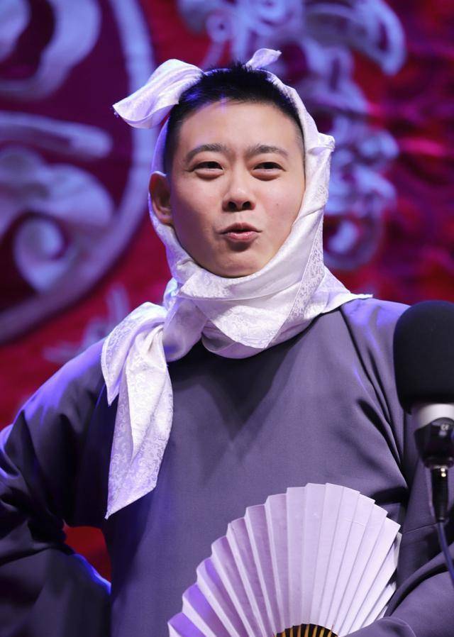 "郭小宝"于思洋已经从呆萌小可爱变成了现在的帅小伙_郭德纲_姐姐_栾