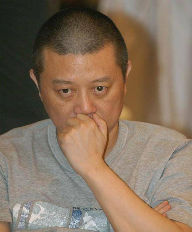 王朔为徐静蕾抛妻弃女,却反遭劈腿,坦言:死后钱全归徐静蕾_沈旭佳