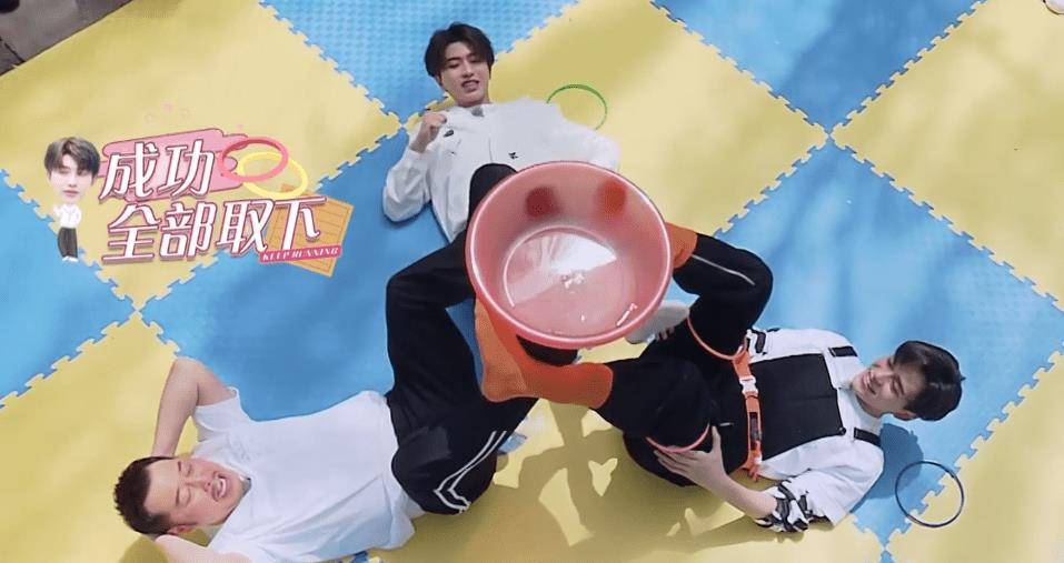 "保护泉水"太难了,沙溢放弃表情管理,蔡徐坤惊现高频率抖腿_李晨_游戏