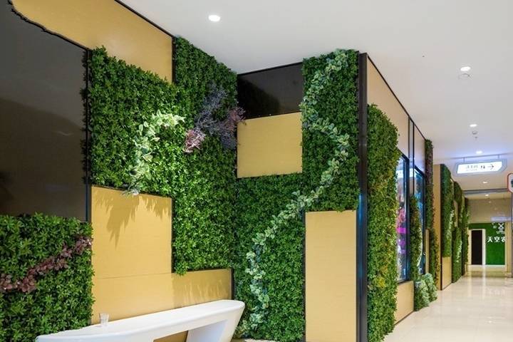仿真植物墙的装修效果良好,是不错的装修_成本_公司_设计