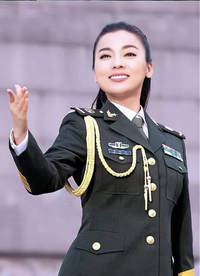 陳思思軍銜為大校,為何未婚?