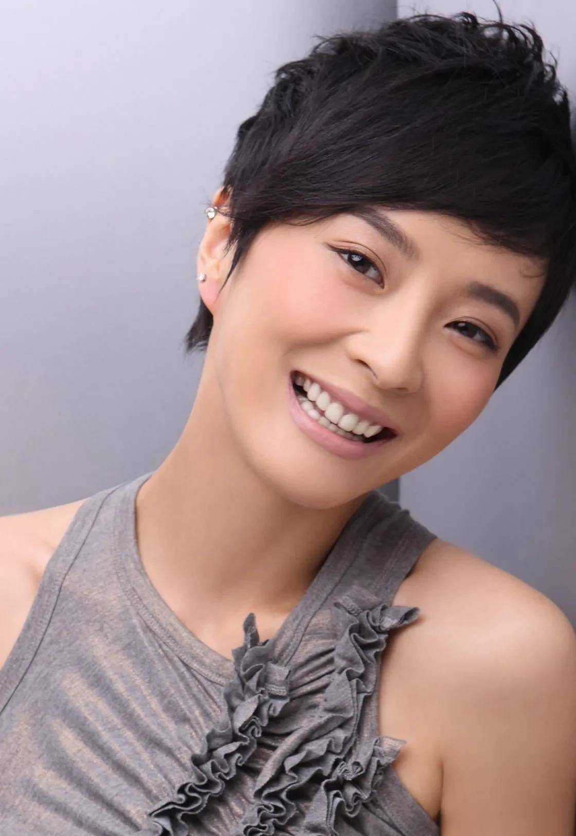 13年前罗嘉良抛弃相爱28年的方敏仪,投入苏岩怀抱,又如何评价他_男人