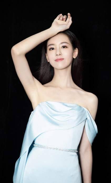 2013年在全国高校校花校草评选网站,筛选年度美女, 陈都灵盖过清华