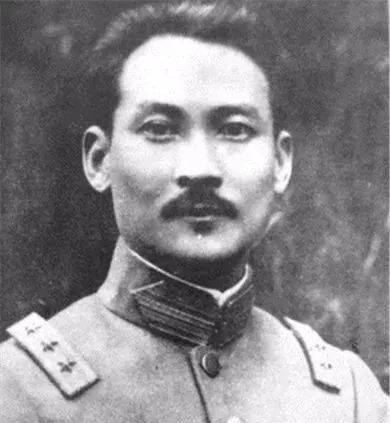 李济深李济深,字任潮,原名李济琛,1885年11月6日出生于广西,当蒋介石