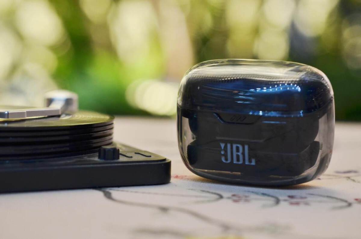 不愧为世界一流大厂出品,jbl的新款tws,颜值,功能,声音都不赖_耳塞
