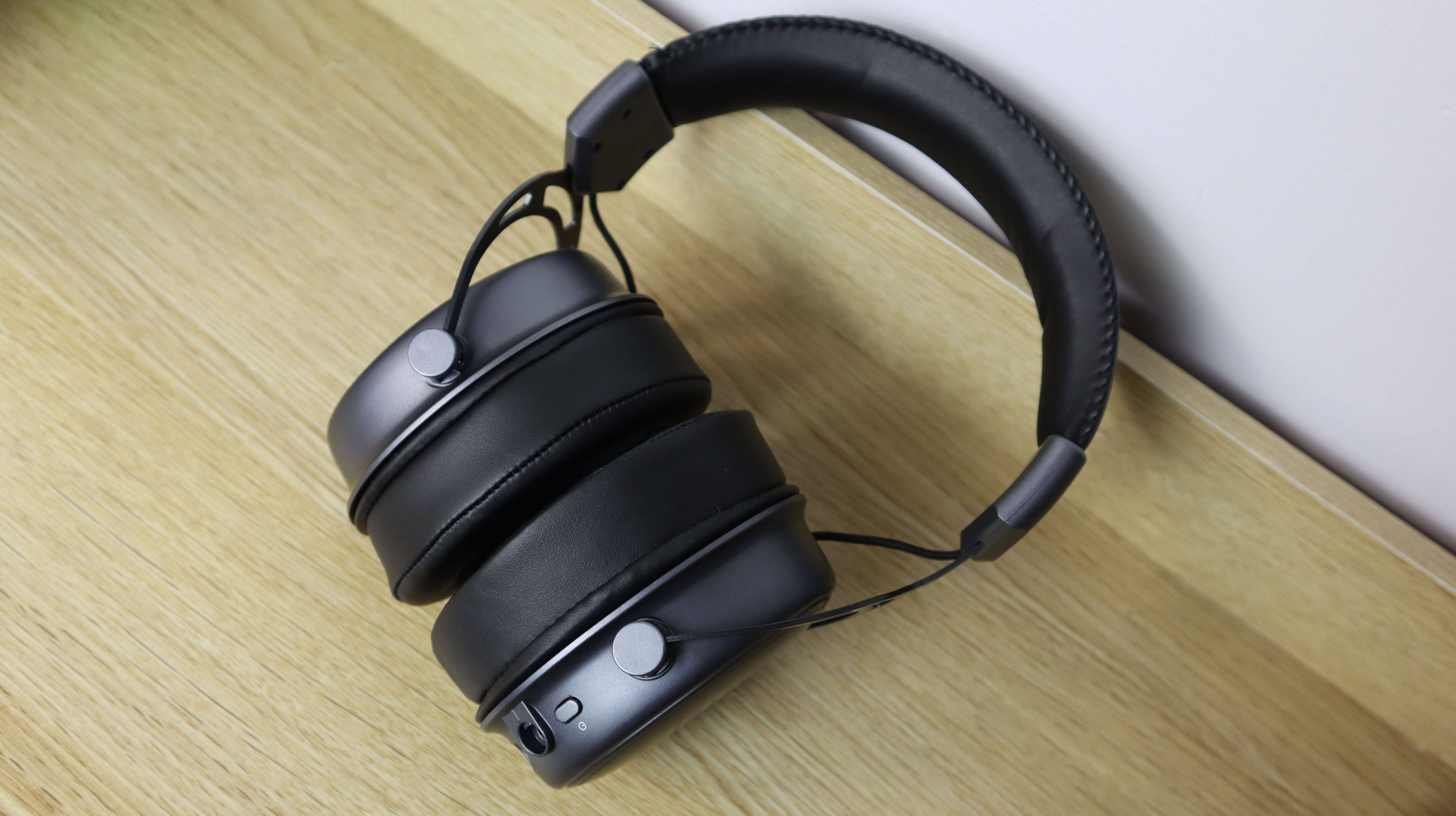 游戏耳机推荐:雷柏vh800双模无线耳机,rgb灯效炫酷_调节_声音_充电